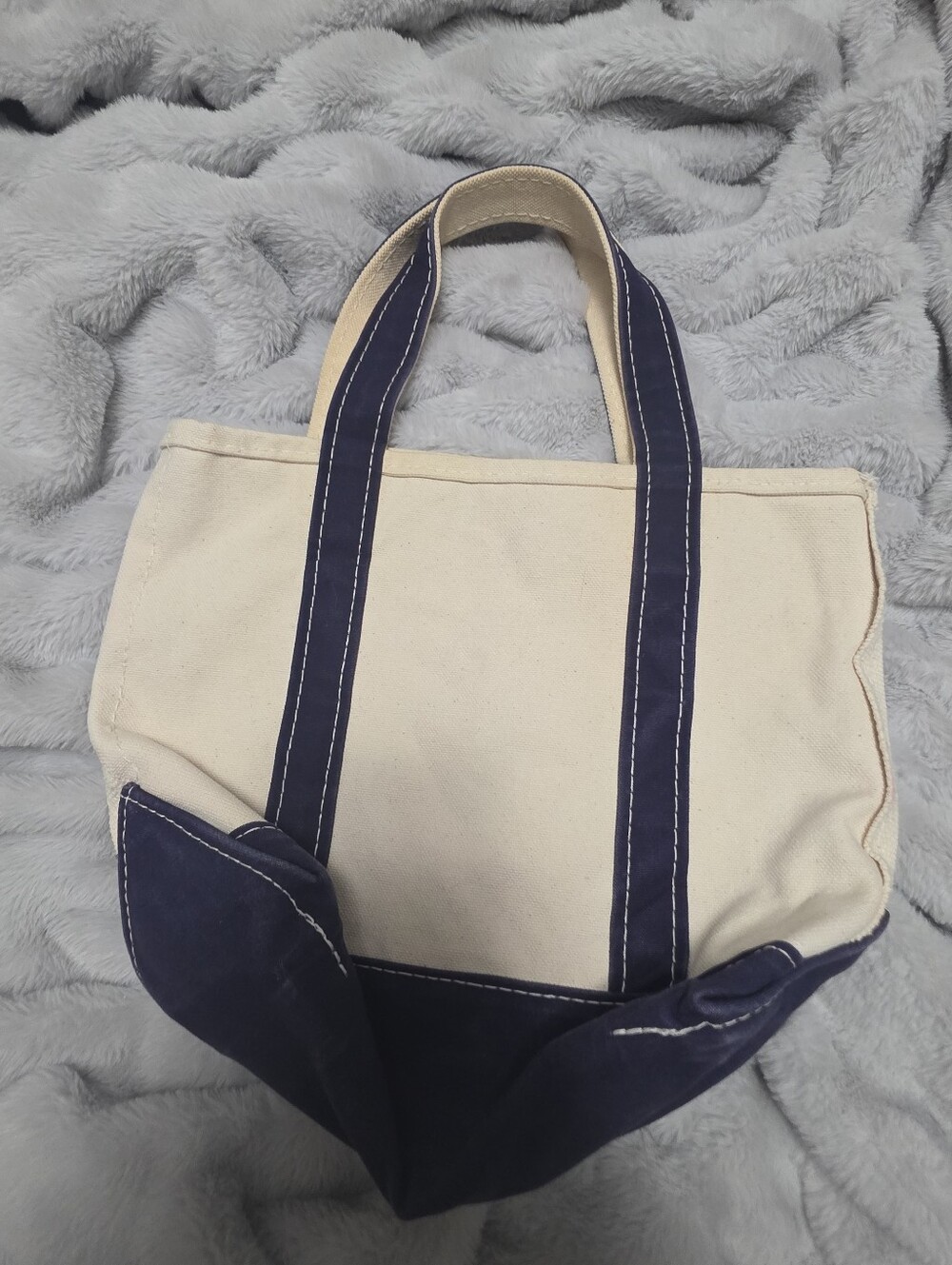 L.L. Bean Boat And Tote Classic Navy - Picture 2 of 10